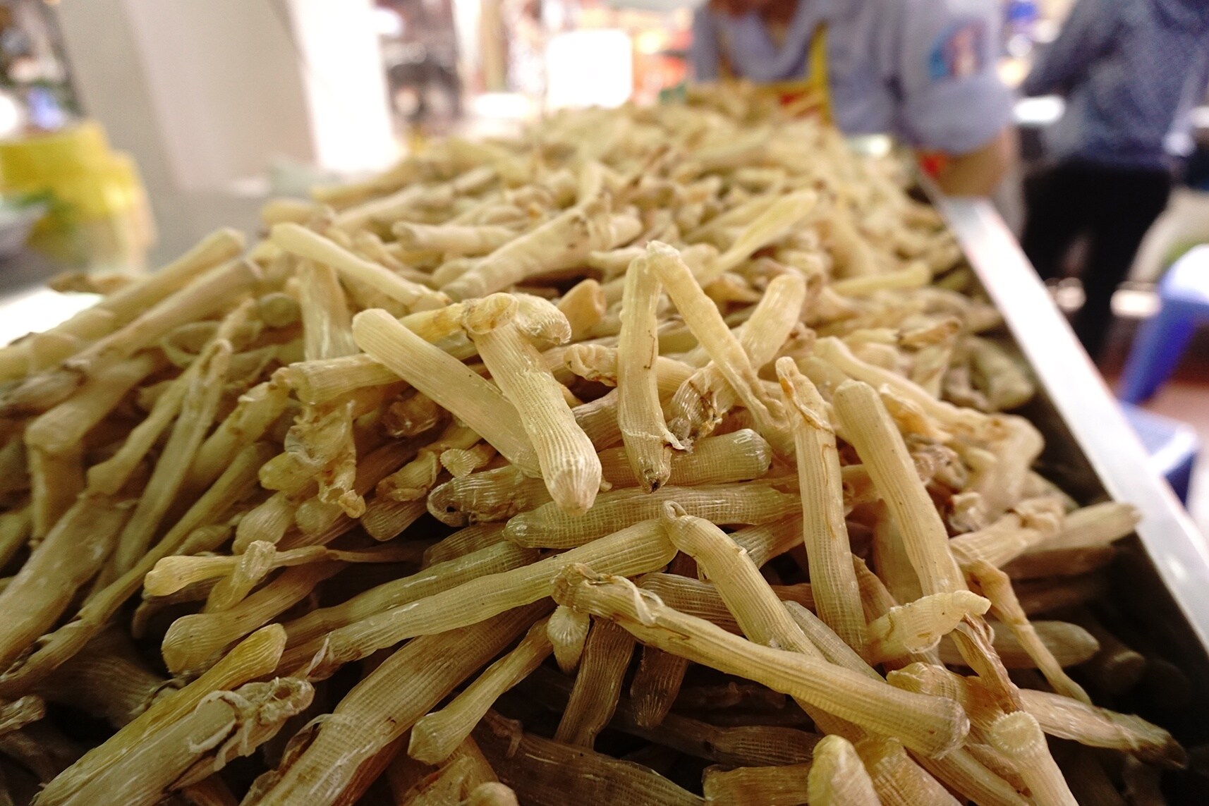 Dried peanut worms - Must-try Ha Long specialty